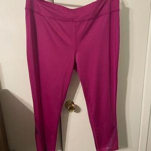 Capri workout leggings.